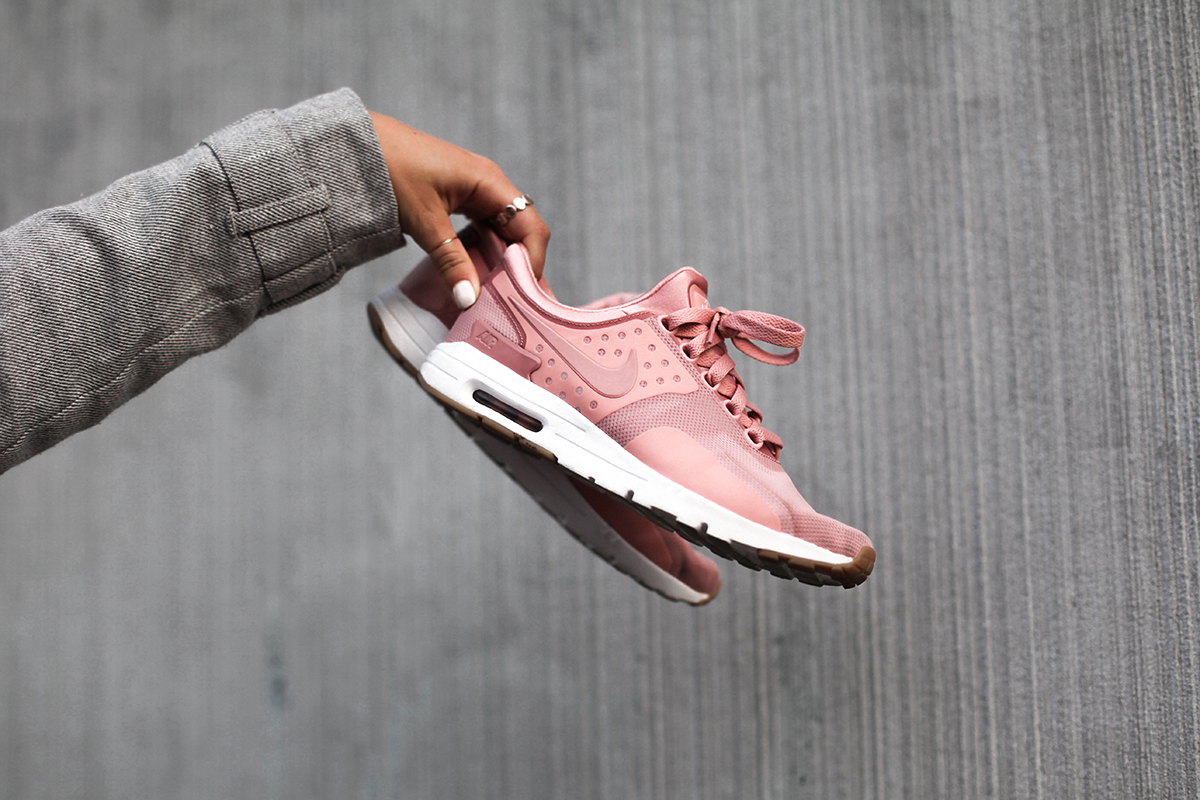 blush pink nike sneakers